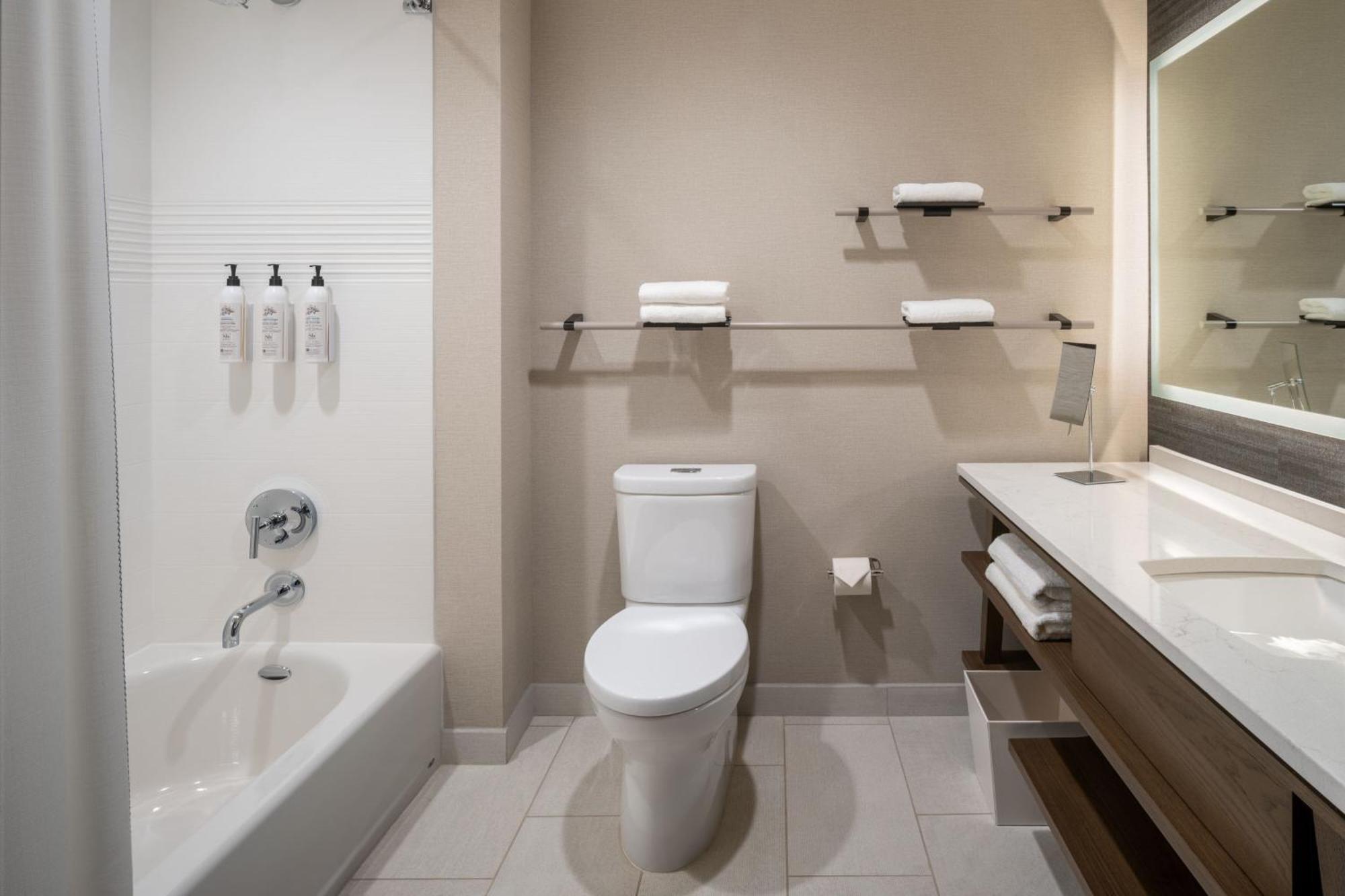 Delta Hotels By Marriott Wichita Falls Convention Center 外观 照片